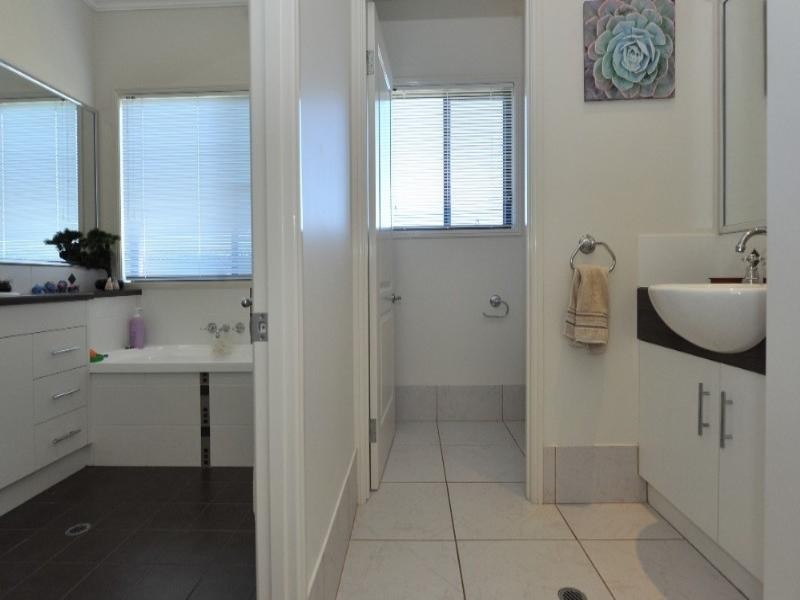 60 Belclaire Drive, Westbrook QLD 4350