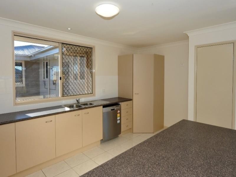 9 Krefter Crescent, Highfields QLD 4352