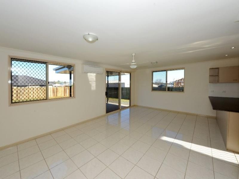 9 Krefter Crescent, Highfields QLD 4352