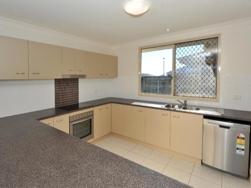 9 Krefter Crescent, Highfields QLD 4352
