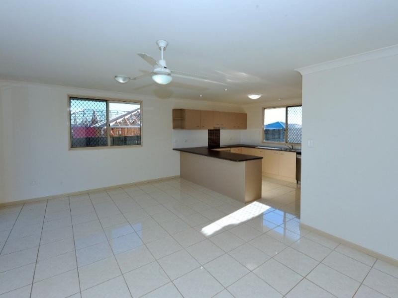 9 Krefter Crescent, Highfields QLD 4352
