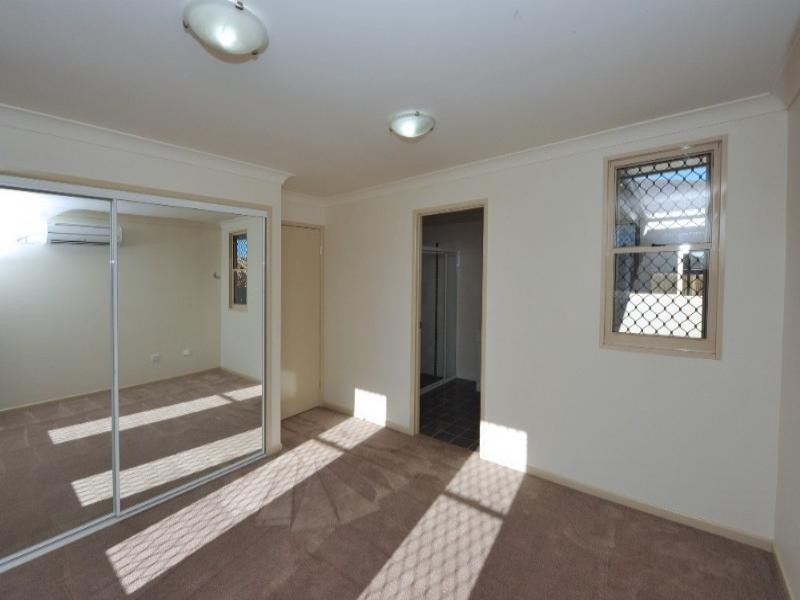 9 Krefter Crescent, Highfields QLD 4352