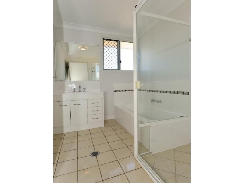 5 Highgrove Drive, Highfields QLD 4352