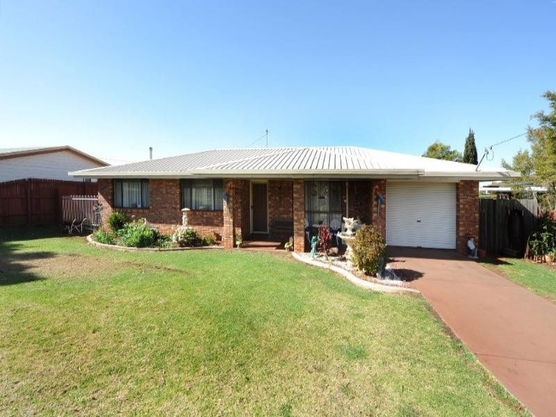 28 Traminer Drive, Wilsonton Heights QLD 4350