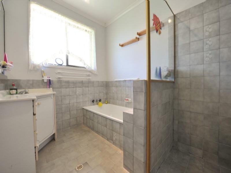 28 Traminer Drive, Wilsonton Heights QLD 4350