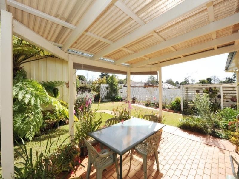 229 West Street, Harristown QLD 4350
