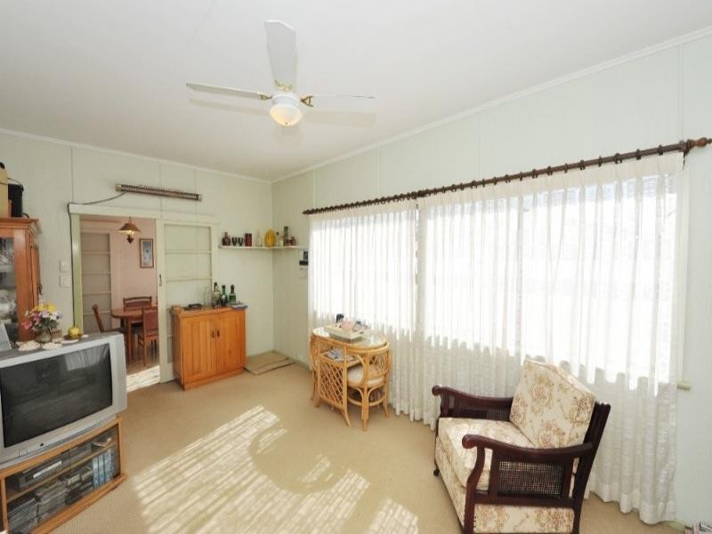 229 West Street, Harristown QLD 4350