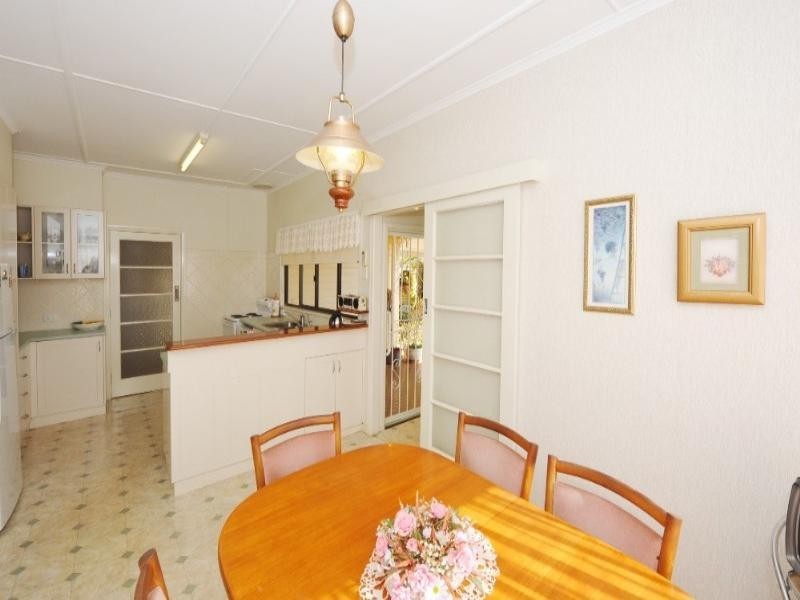 229 West Street, Harristown QLD 4350