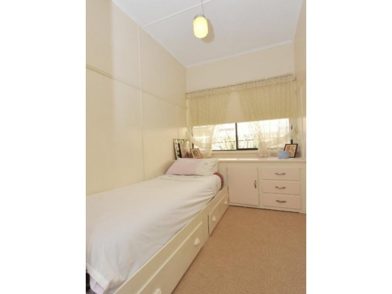 229 West Street, Harristown QLD 4350