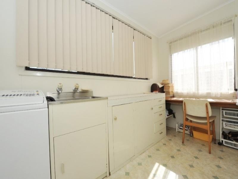 229 West Street, Harristown QLD 4350