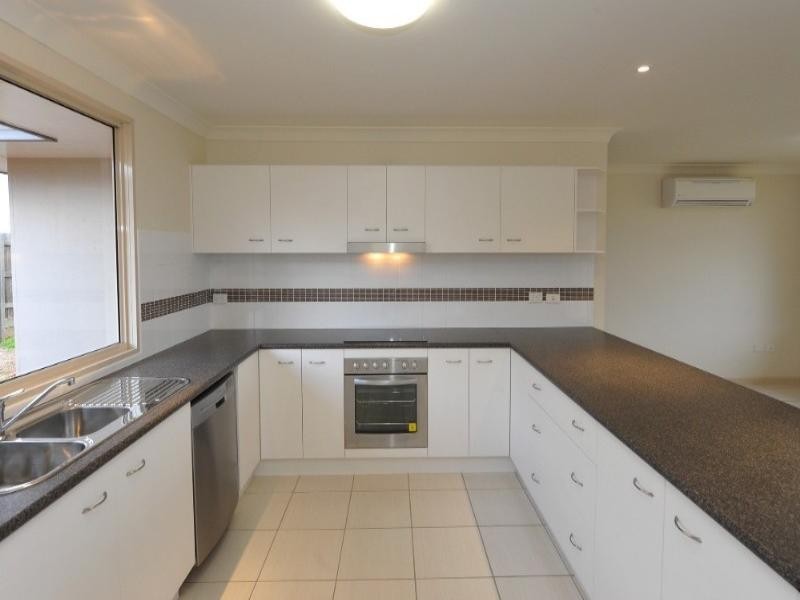 3 Kingfisher Drive, Highfields QLD 4352