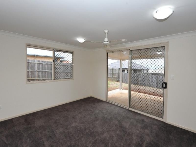 3 Kingfisher Drive, Highfields QLD 4352