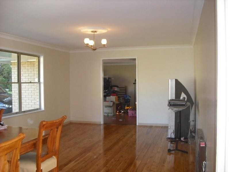 8 Outlook Crescent, Blue Mountain Heights QLD 4350