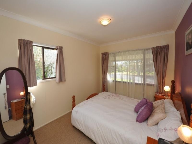 10 Regent Street, Darling Heights QLD 4350