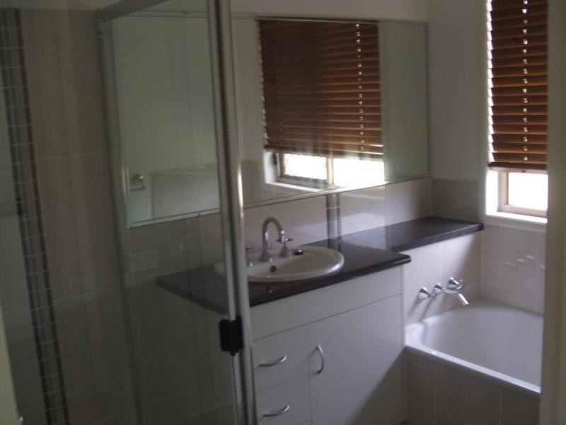 16 Roderick Street, Cotswold Hills QLD 4350