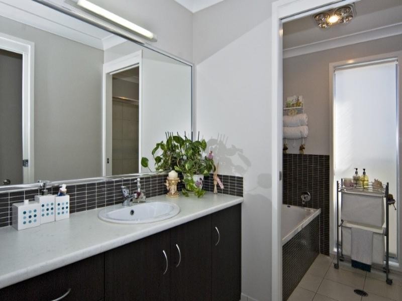 202 Stenner Street, Middle Ridge QLD 4350