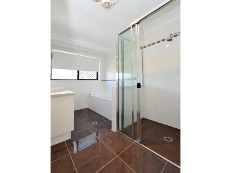 6 Hayle Court, Highfields QLD 4352