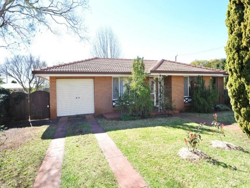 13 Gloucester Crescent, Darling Heights QLD 4350