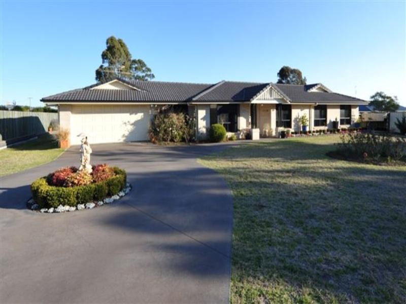 9 Elizabeth Street, Westbrook QLD 4350