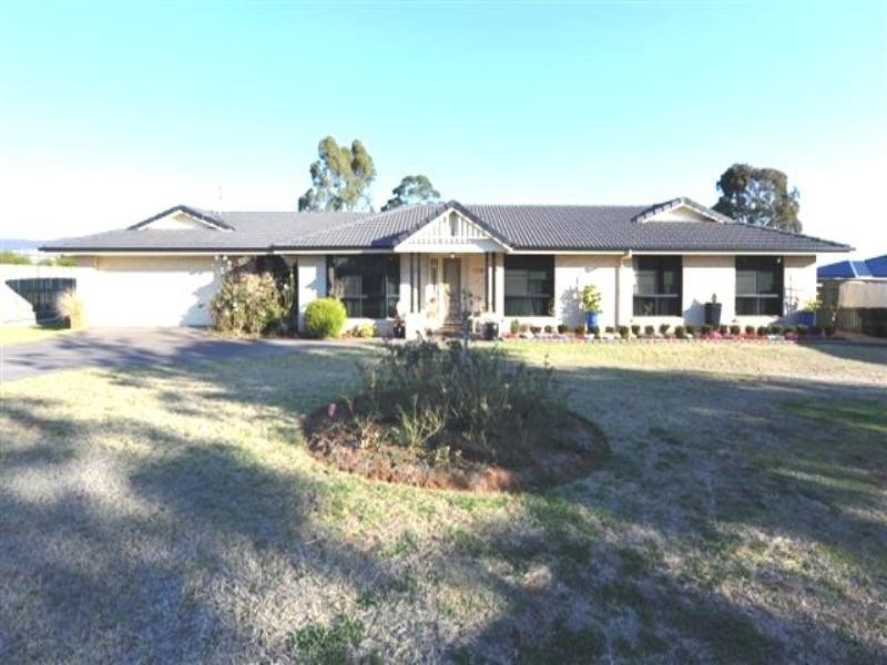 9 Elizabeth Street, Westbrook QLD 4350