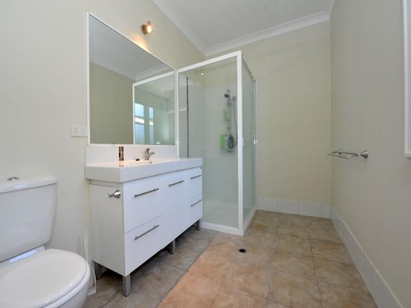 8 Crown Street, Rangeville QLD 4350