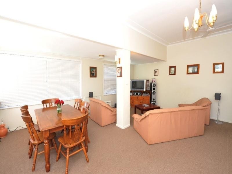 8 Crown Street, Rangeville QLD 4350