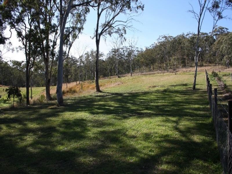 100 Geddes Road, Hodgson Vale QLD 4352