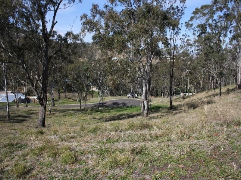 2 Lowe Court, Top Camp QLD 4350