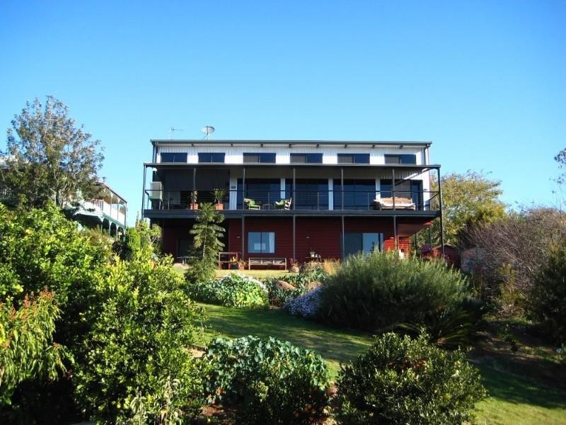 39 Harvey Street, Mount Lofty QLD 4350