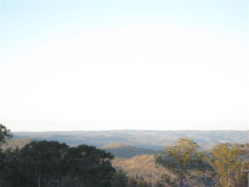 39 Harvey Street, Mount Lofty QLD 4350