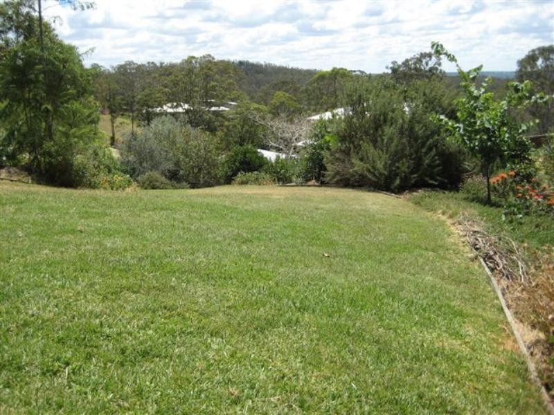 39 Harvey Street, Mount Lofty QLD 4350