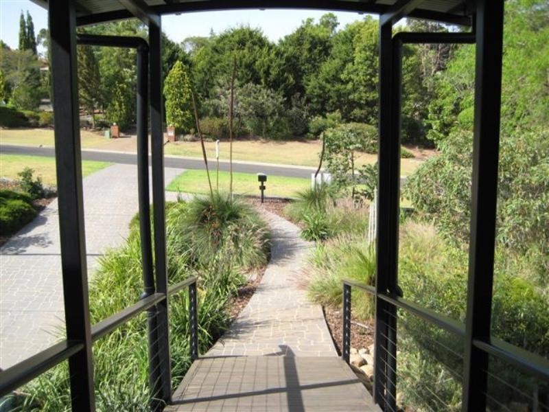 39 Harvey Street, Mount Lofty QLD 4350