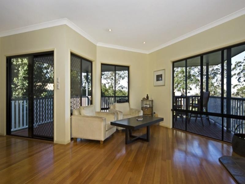 2 Huntingdale Court, Mount Lofty QLD 4350