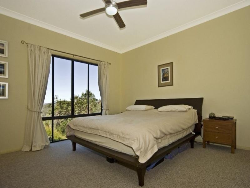 2 Huntingdale Court, Mount Lofty QLD 4350