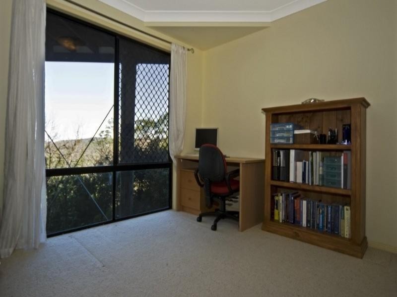 2 Huntingdale Court, Mount Lofty QLD 4350