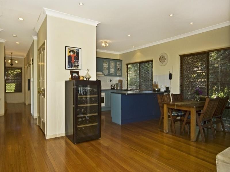 2 Huntingdale Court, Mount Lofty QLD 4350