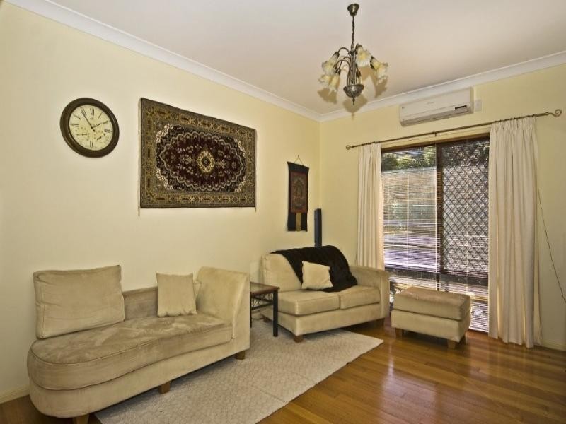 2 Huntingdale Court, Mount Lofty QLD 4350