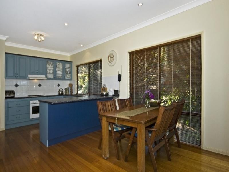 2 Huntingdale Court, Mount Lofty QLD 4350