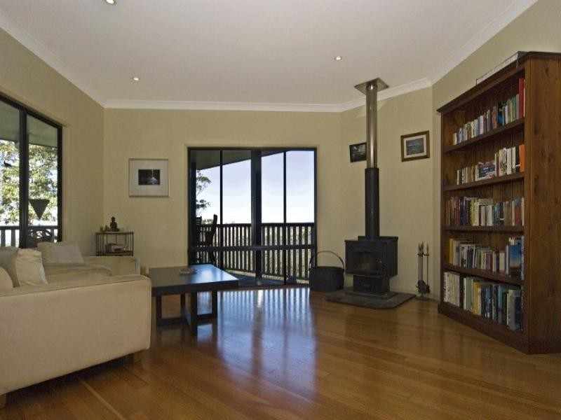 2 Huntingdale Court, Mount Lofty QLD 4350