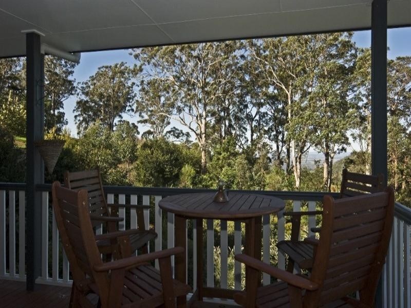 2 Huntingdale Court, Mount Lofty QLD 4350