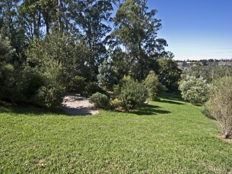 2 Huntingdale Court, Mount Lofty QLD 4350