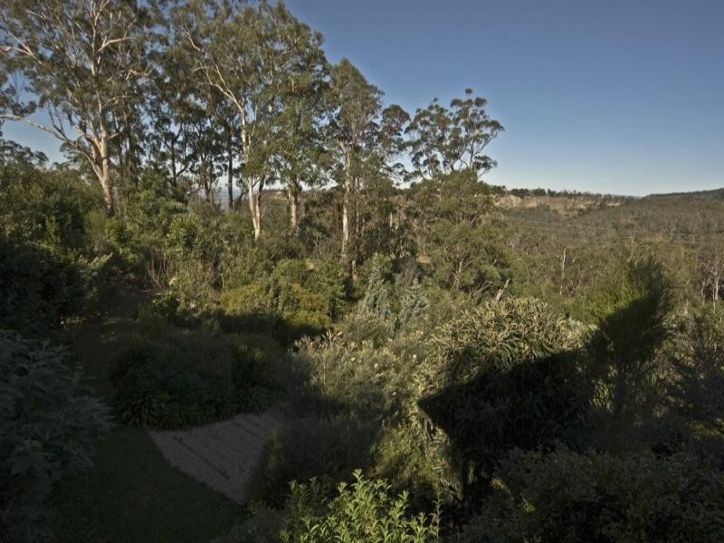 2 Huntingdale Court, Mount Lofty QLD 4350