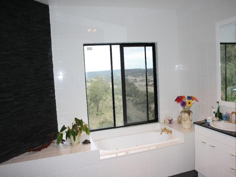 Hodgson Vale QLD 4352