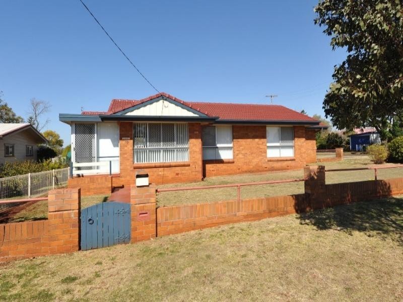 10 Allison Street, Harristown QLD 4350