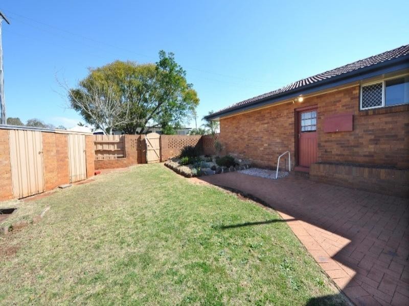 10 Allison Street, Harristown QLD 4350