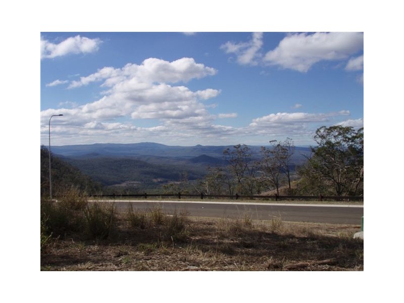 5 Coventry Court, Mount Lofty QLD 4350