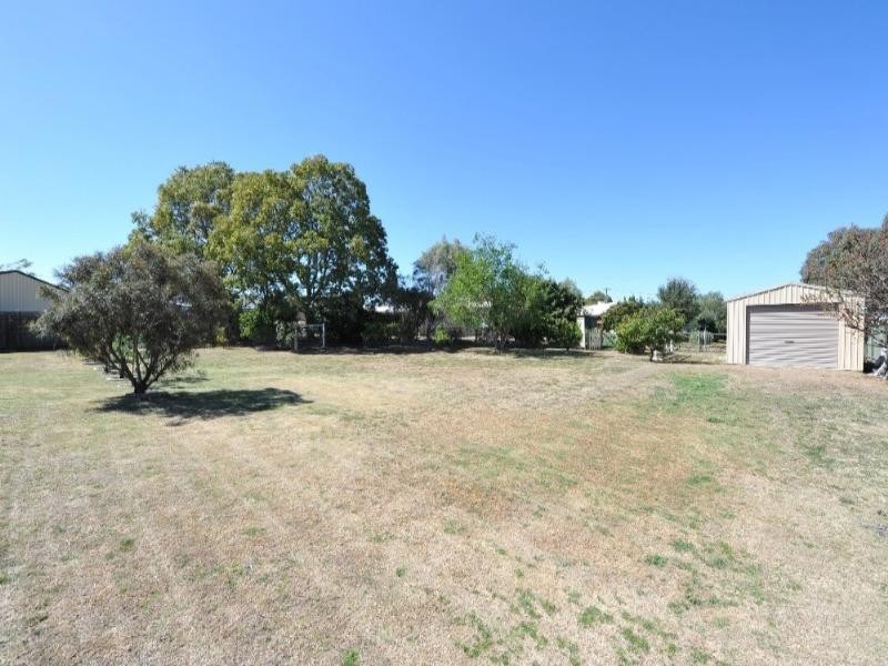 10 Lachlan Court, Westbrook QLD 4350