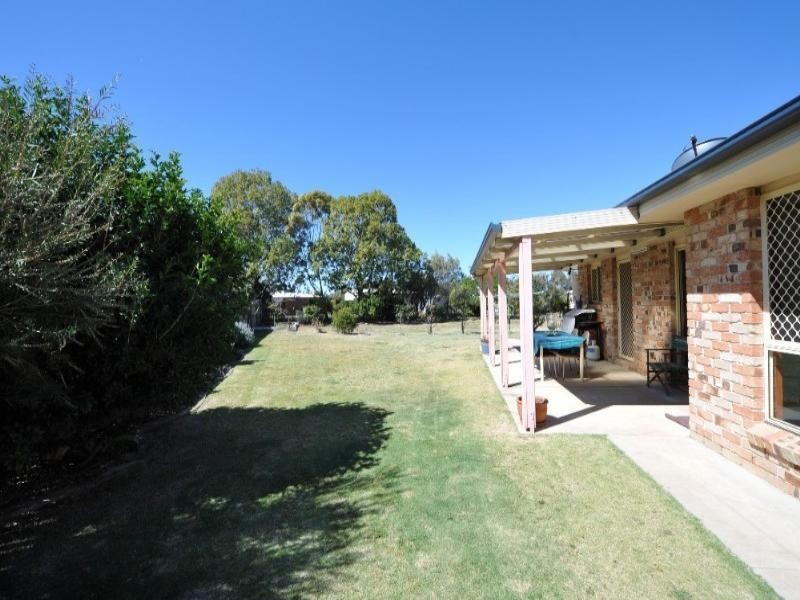 10 Lachlan Court, Westbrook QLD 4350