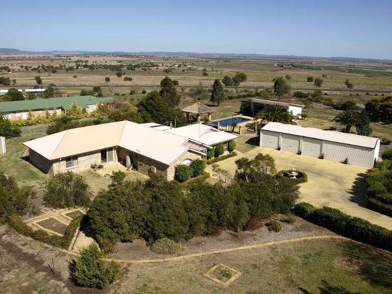 4 Sylvia Court, Vale View QLD 4352