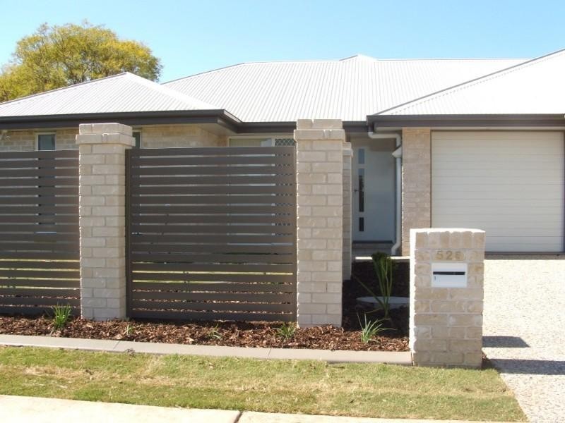 1/52B Llewellyn Street, Centenary Heights QLD 4350